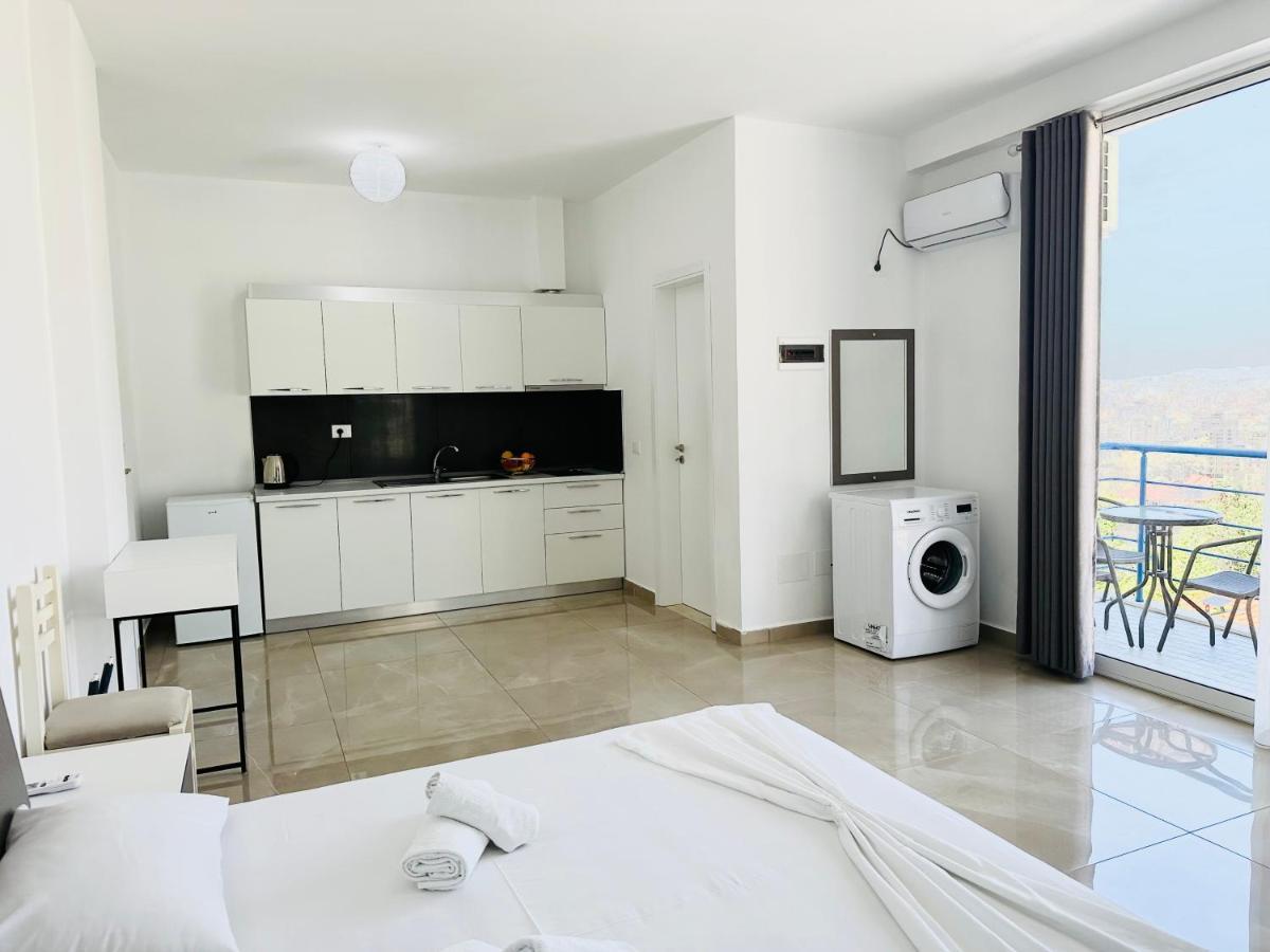 Jico Travel - Villa Colombo Vlorë Buitenkant foto