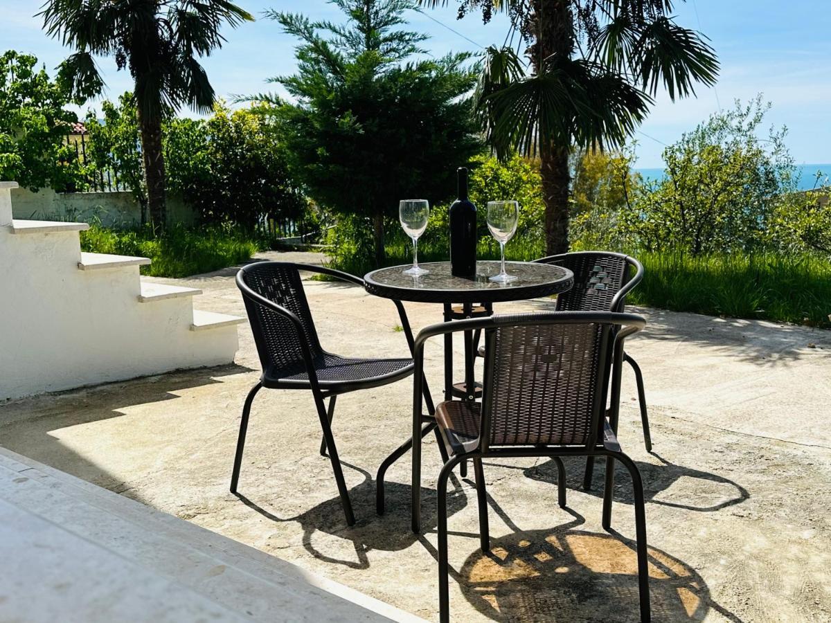 Jico Travel - Villa Colombo Vlorë Buitenkant foto