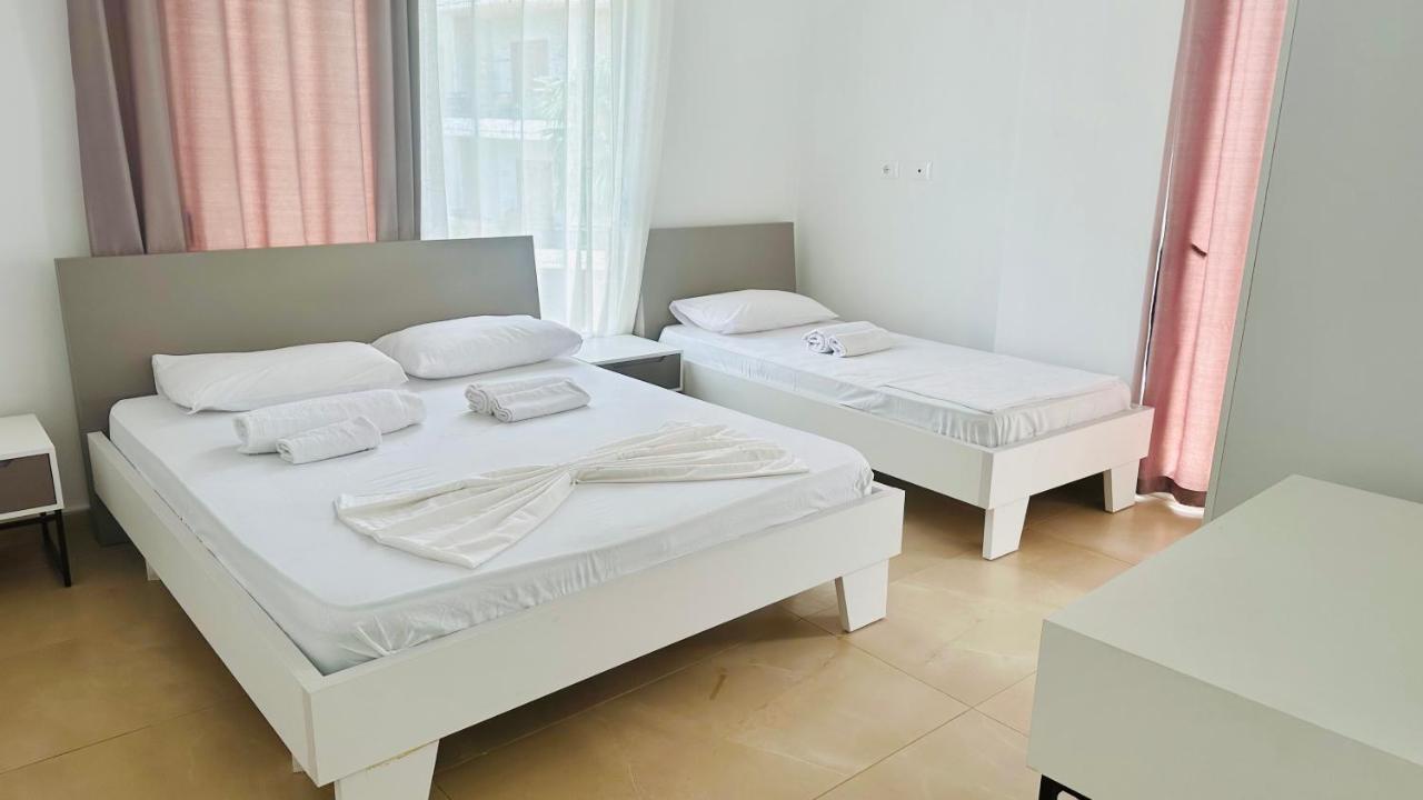 Jico Travel - Villa Colombo Vlorë Buitenkant foto