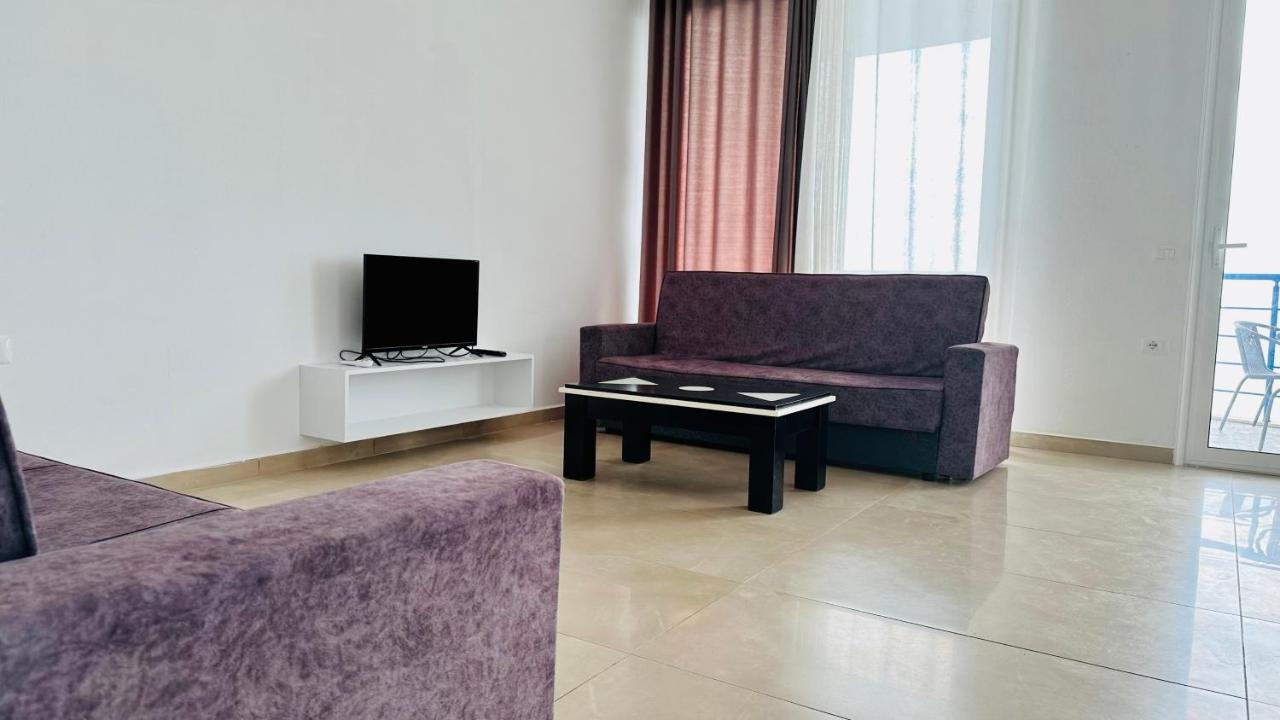 Jico Travel - Villa Colombo Vlorë Buitenkant foto