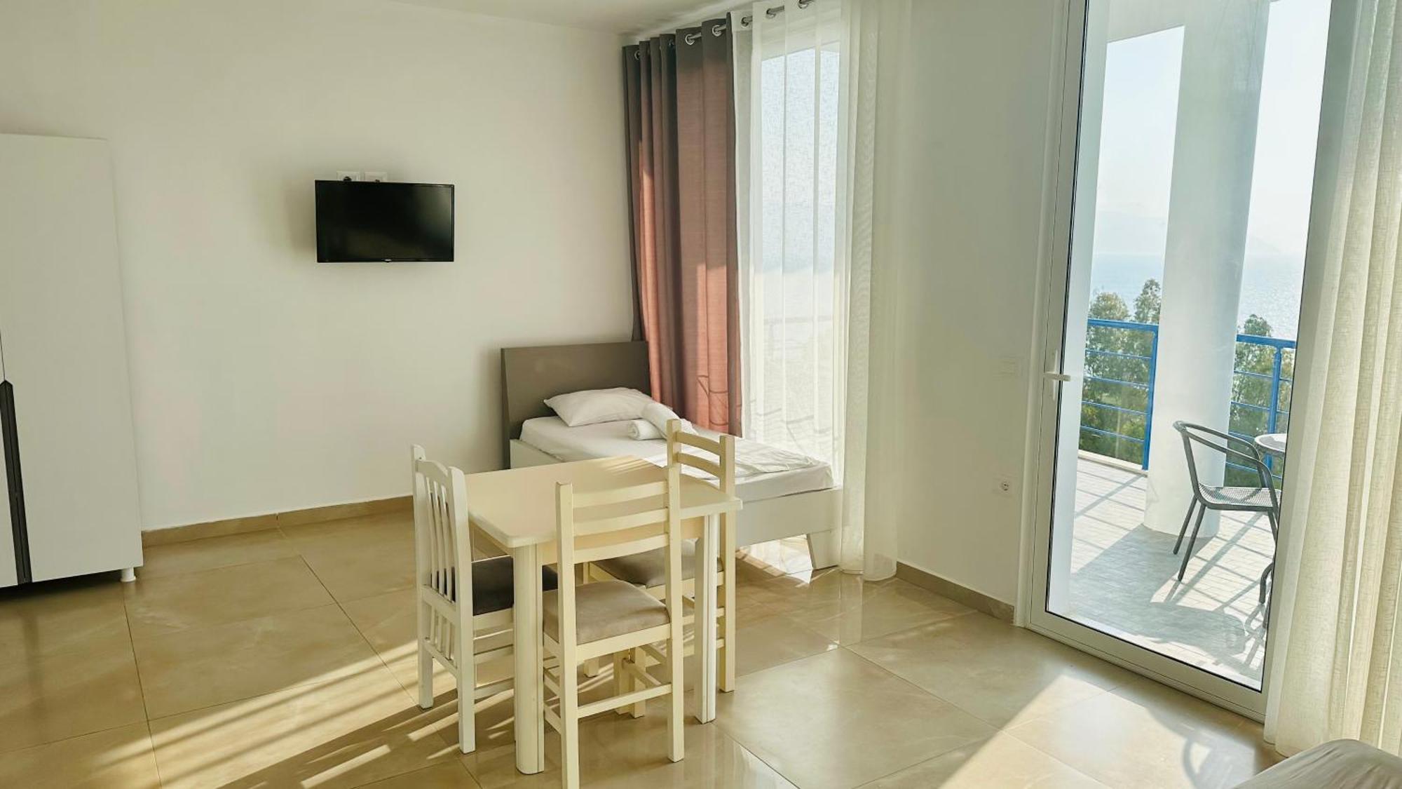 Jico Travel - Villa Colombo Vlorë Kamer foto