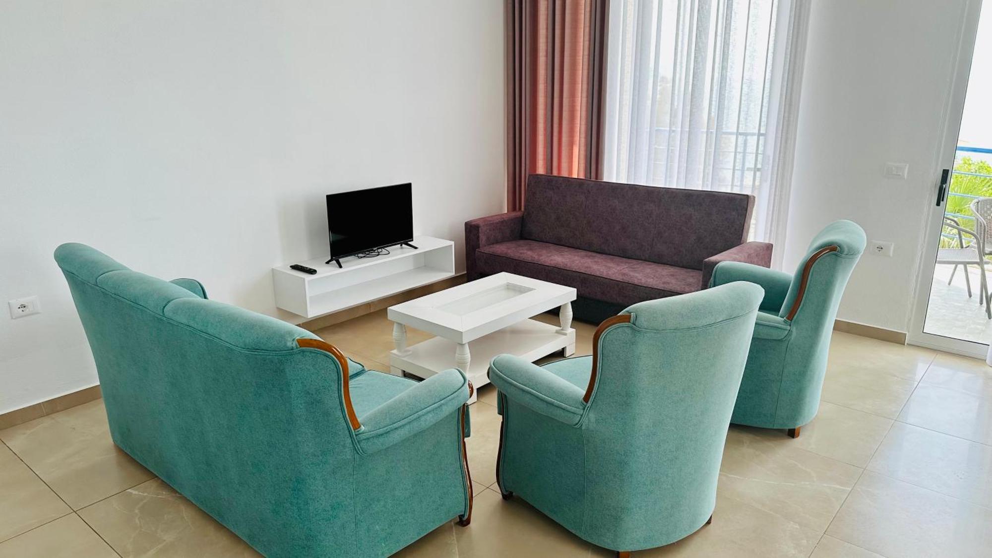 Jico Travel - Villa Colombo Vlorë Buitenkant foto