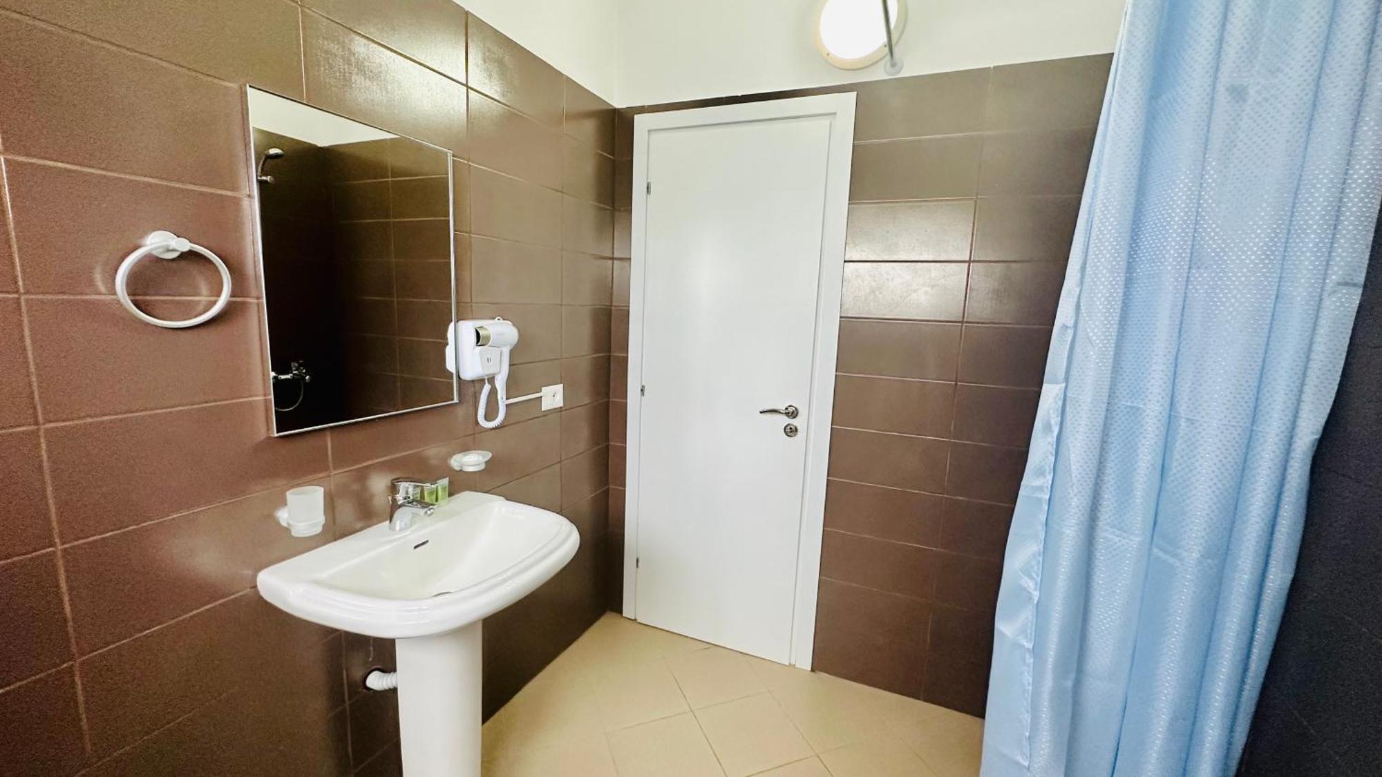 Jico Travel - Villa Colombo Vlorë Buitenkant foto