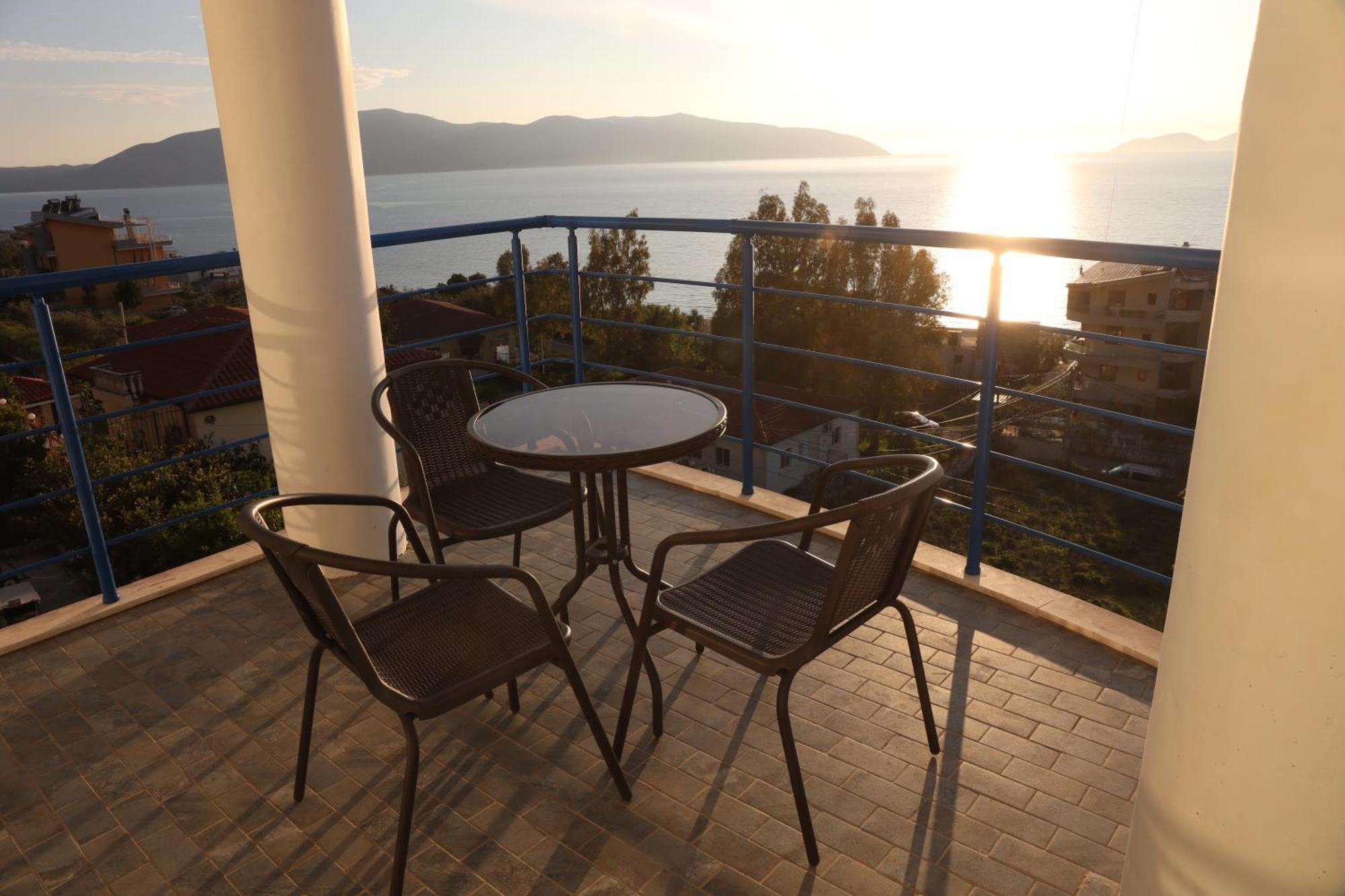 Jico Travel - Villa Colombo Vlorë Kamer foto