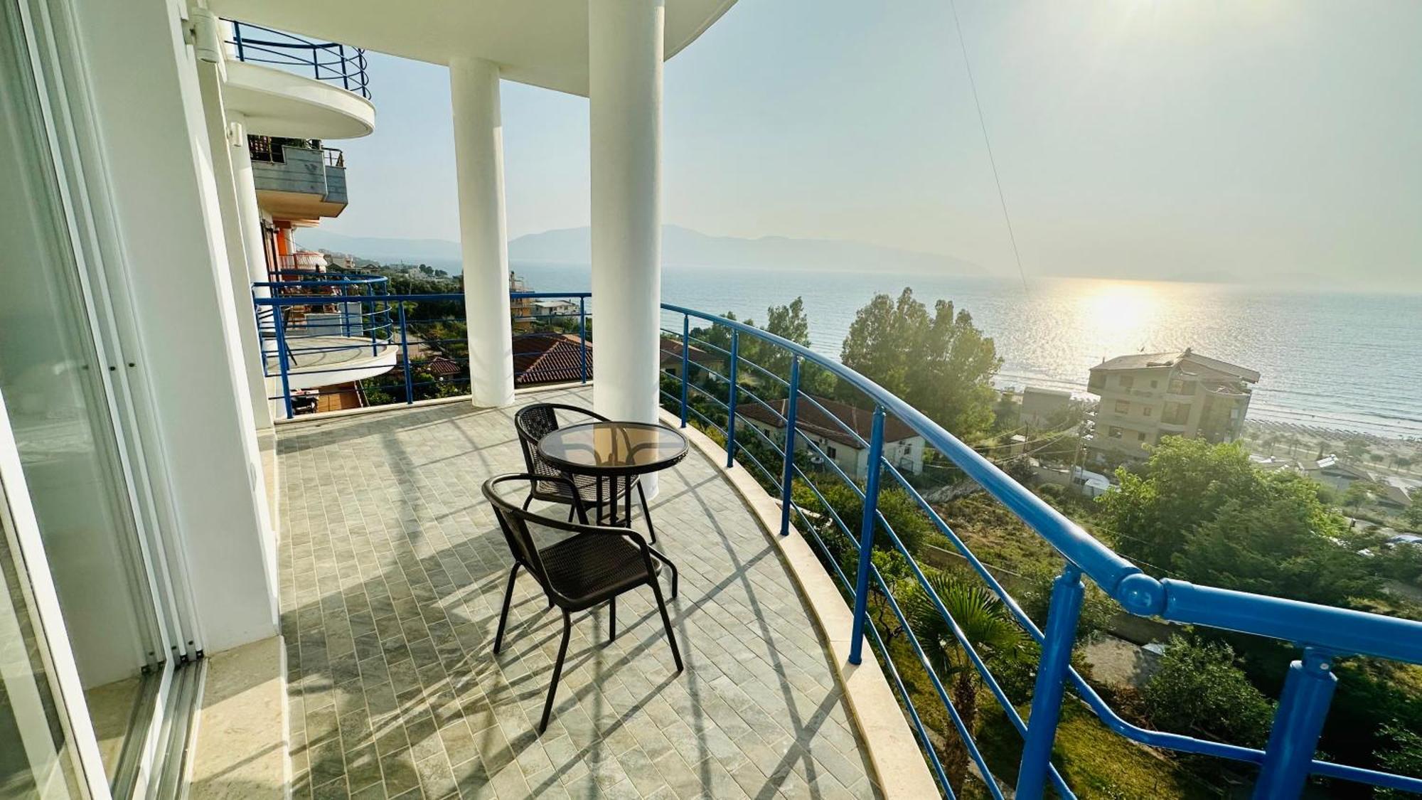Jico Travel - Villa Colombo Vlorë Buitenkant foto