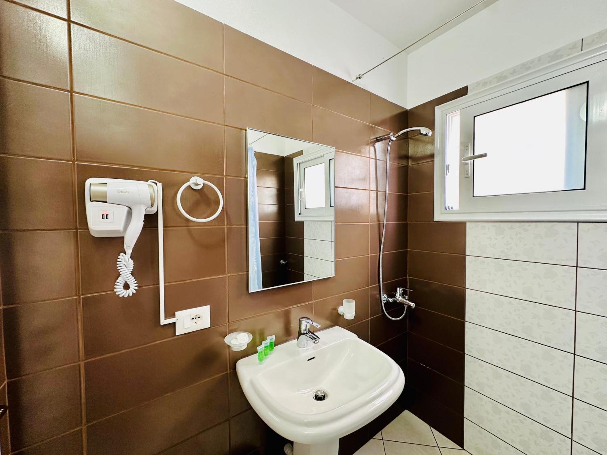 Jico Travel - Villa Colombo Vlorë Kamer foto