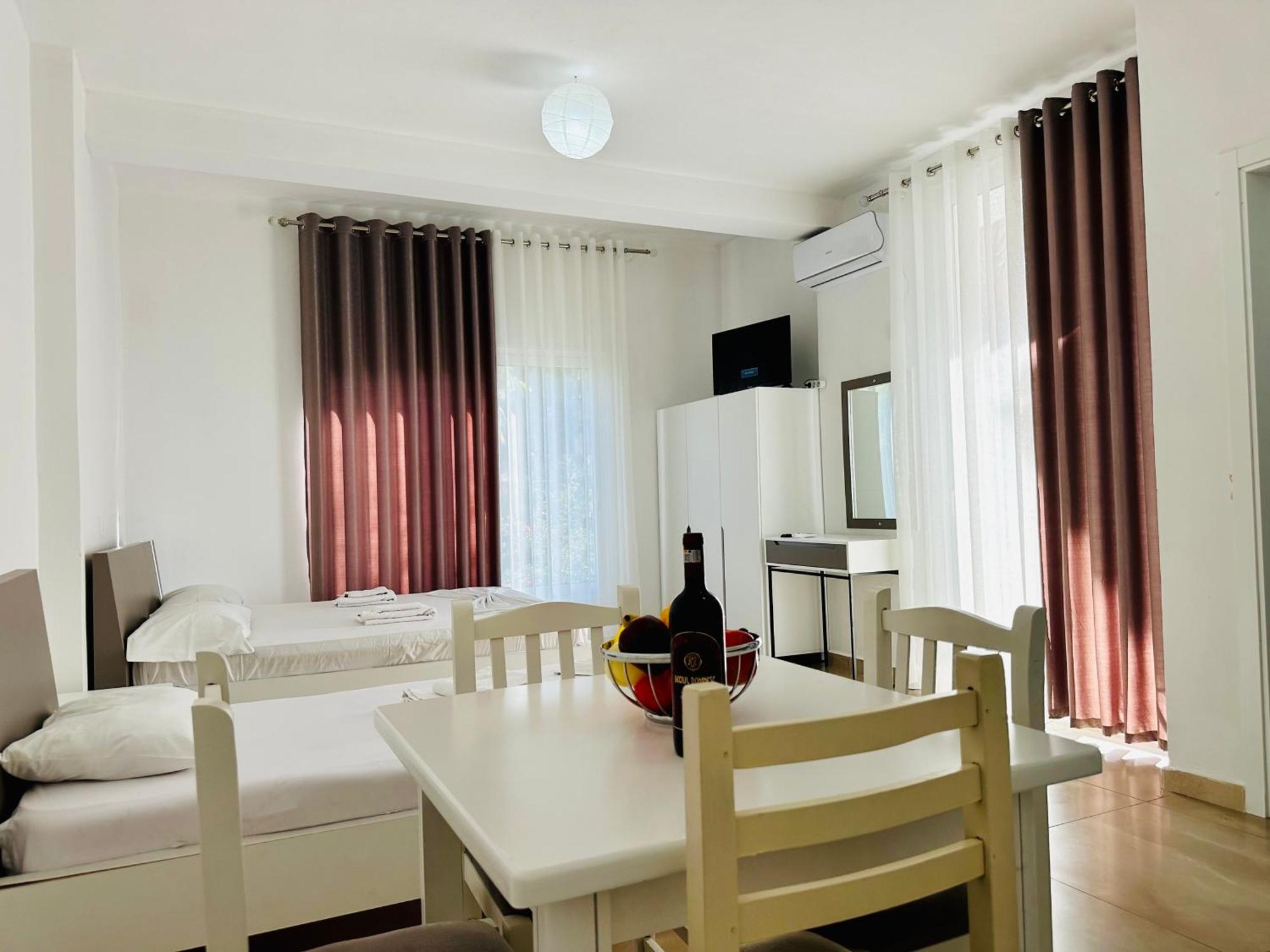 Jico Travel - Villa Colombo Vlorë Kamer foto