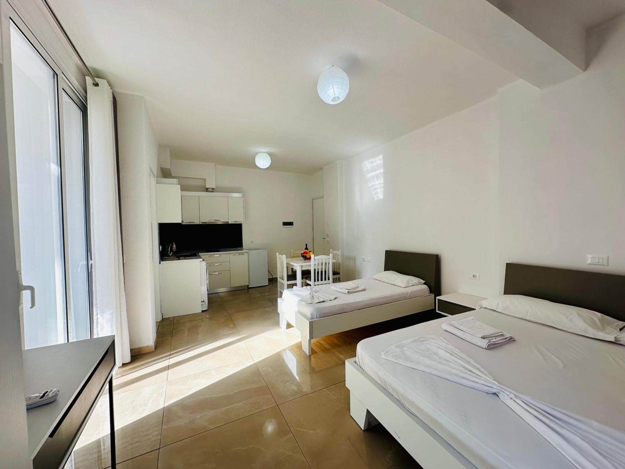 Jico Travel - Villa Colombo Vlorë Kamer foto