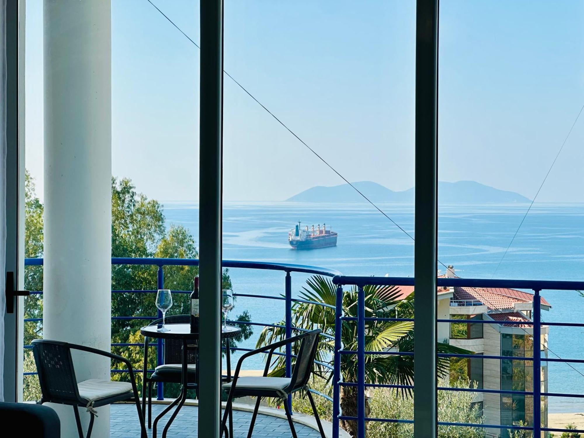 Jico Travel - Villa Colombo Vlorë Buitenkant foto