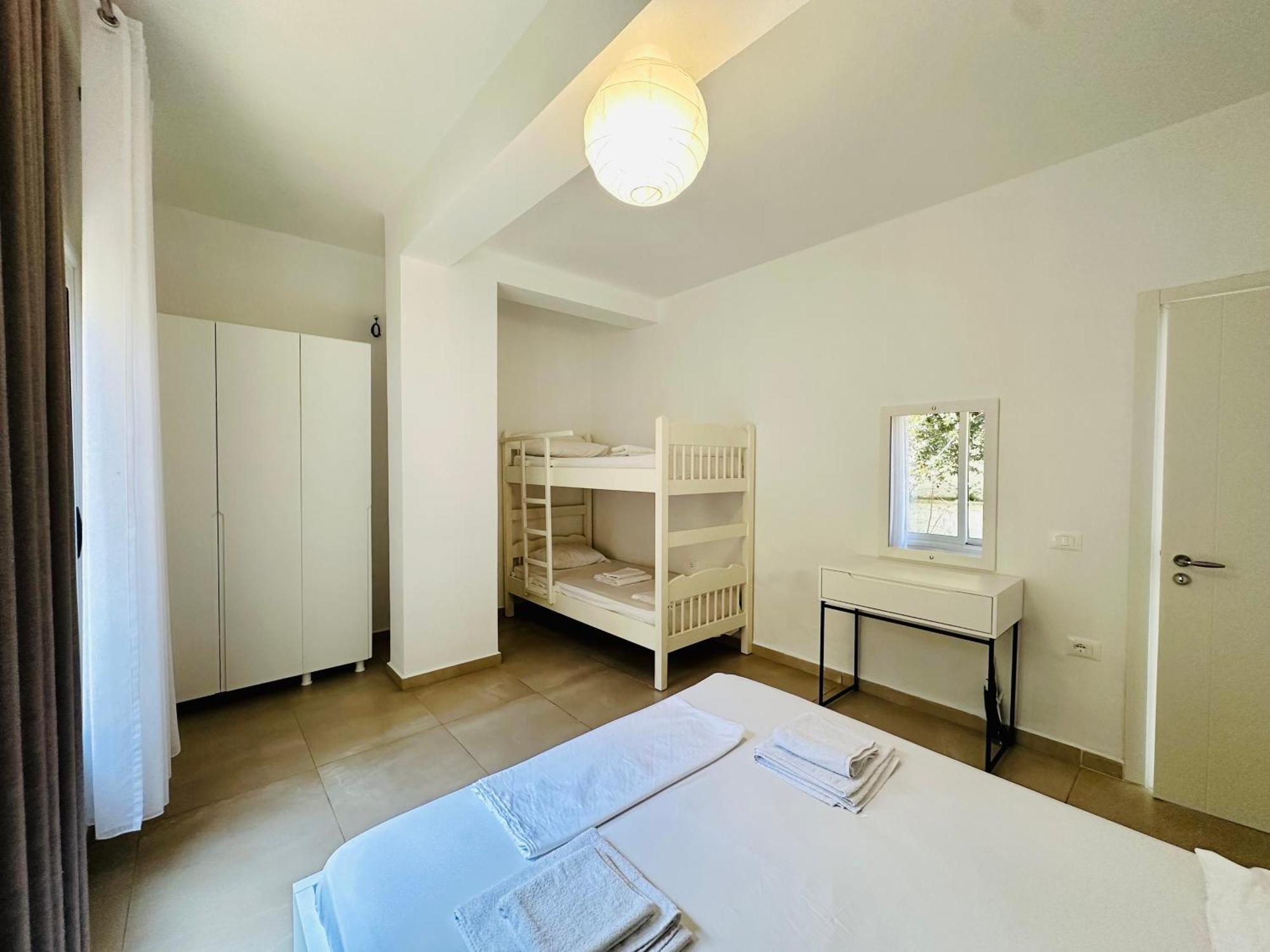 Jico Travel - Villa Colombo Vlorë Kamer foto