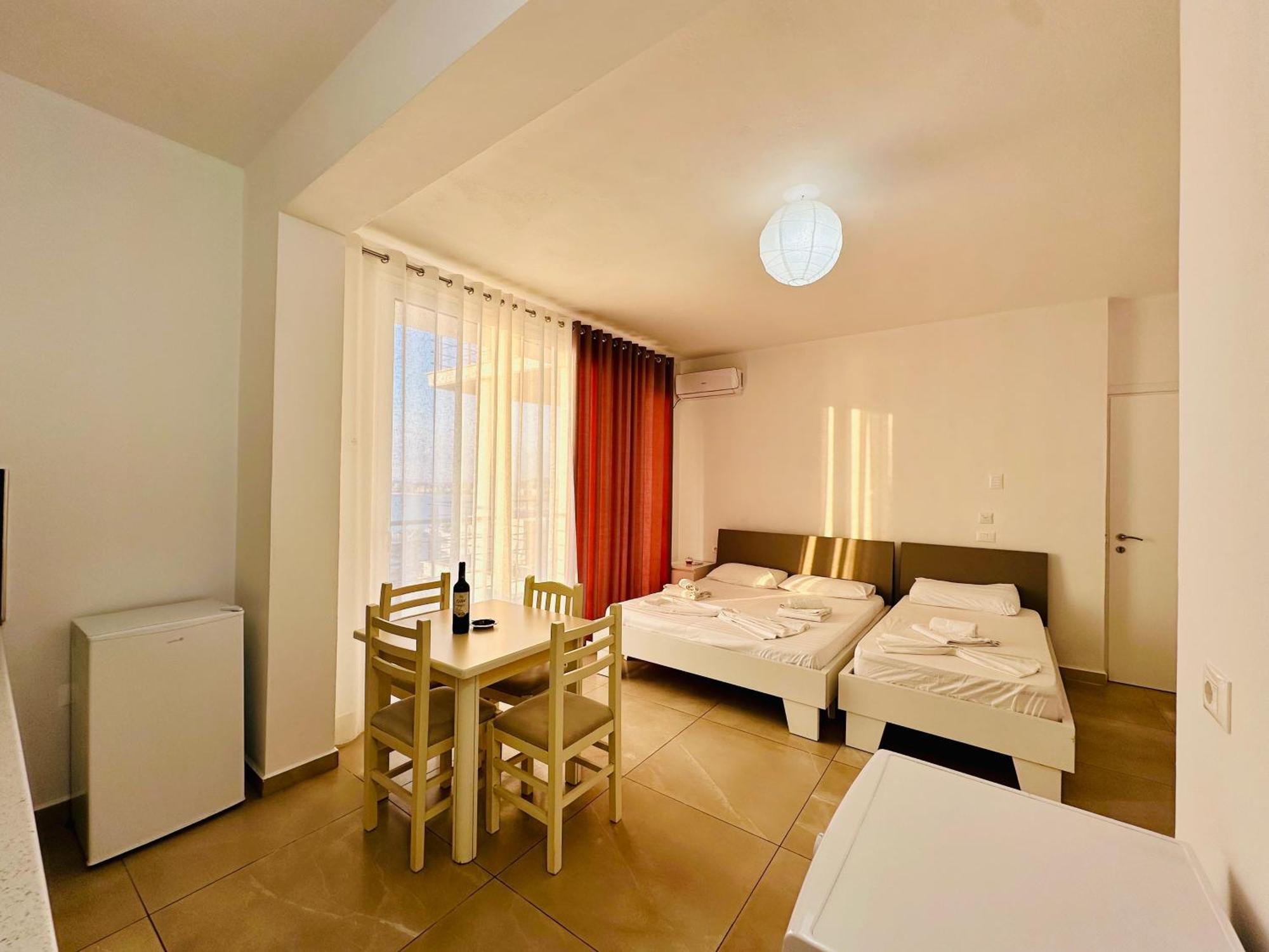Jico Travel - Villa Colombo Vlorë Kamer foto