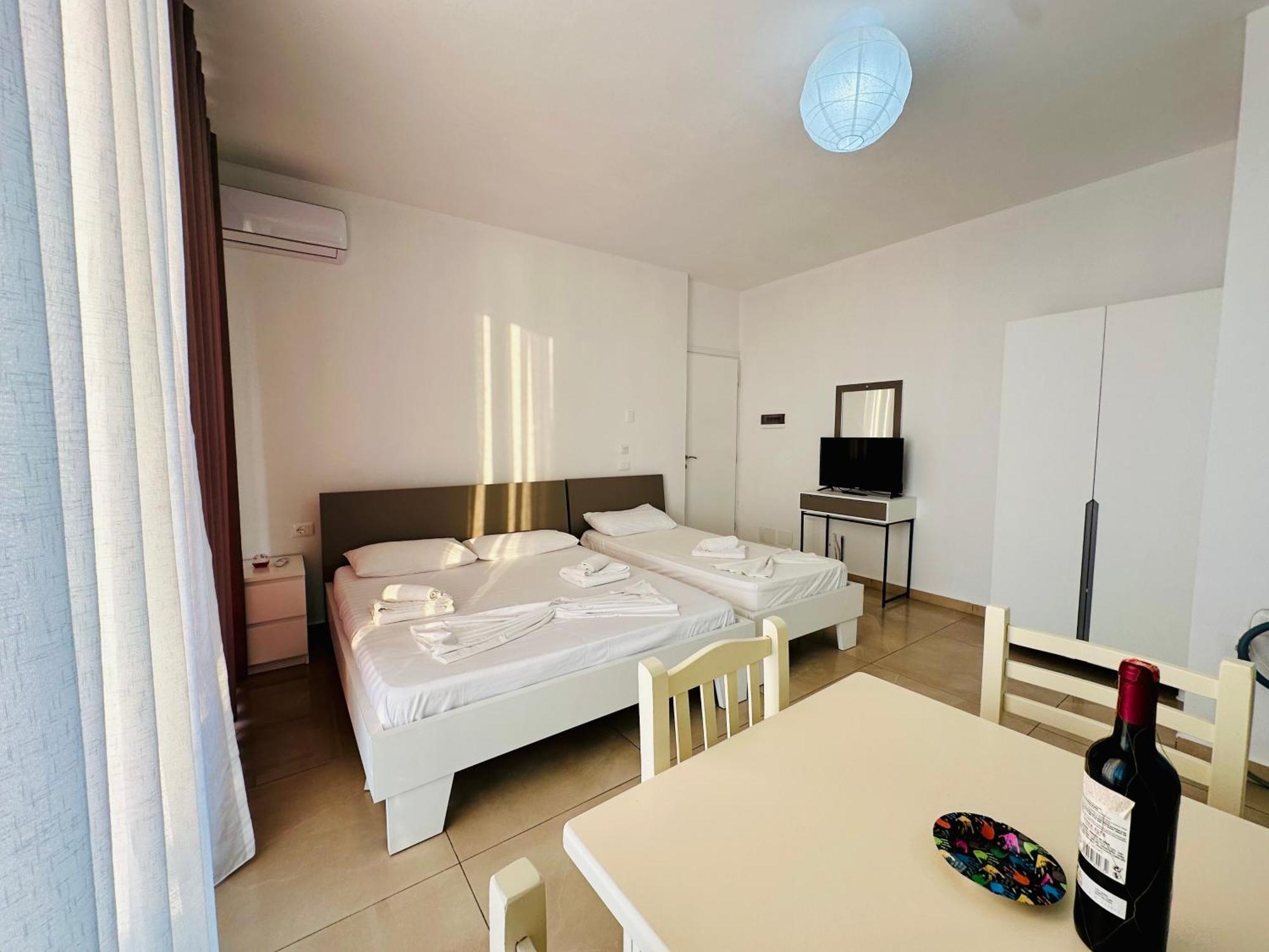 Jico Travel - Villa Colombo Vlorë Kamer foto